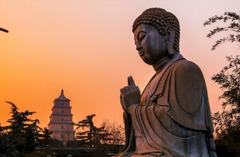 private-big-wild-goose-pagoda-buddhism-walking-tour
