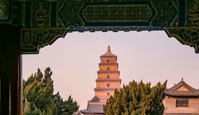 private-big-wild-goose-pagoda-buddhism-walking-tour