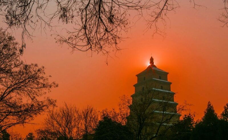 private-big-wild-goose-pagoda-buddhism-walking-tour