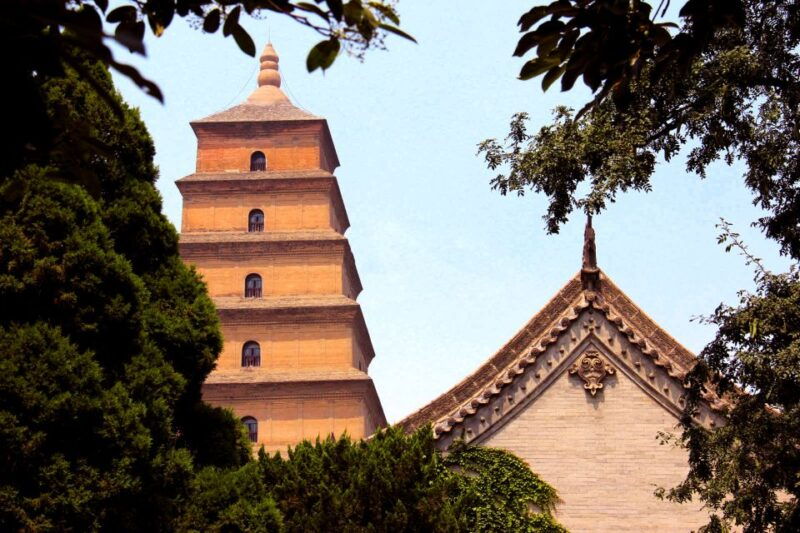 private-big-wild-goose-pagoda-buddhism-walking-tour