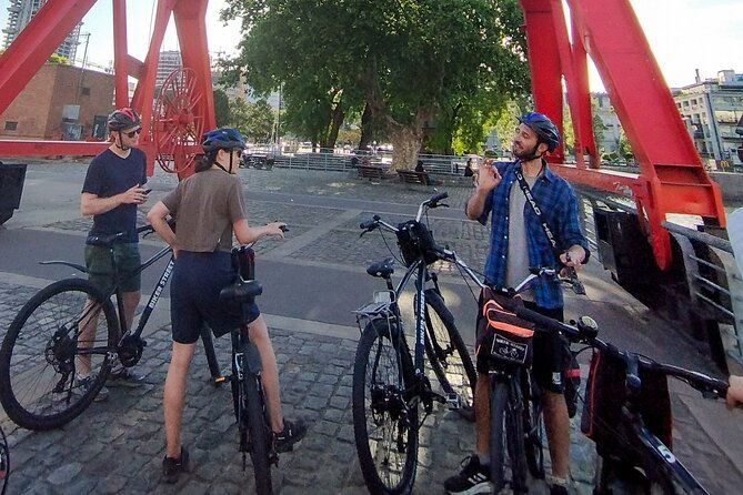 private-bike-tour-experience-around-old-ba-with-local-host