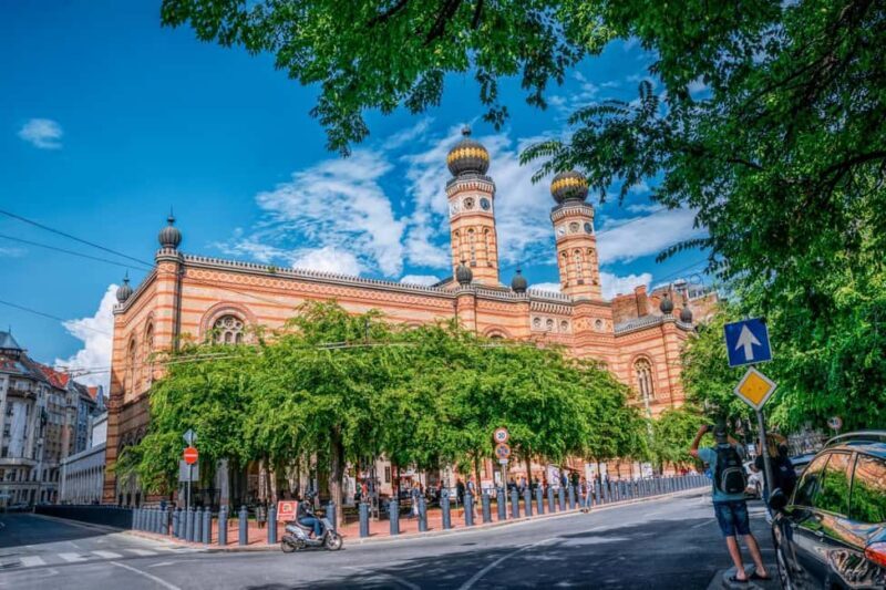 Private Bike Tour of Budapest Old Town, Top Sights & Nature - Exploring Budapest on Two Wheels: The Basics