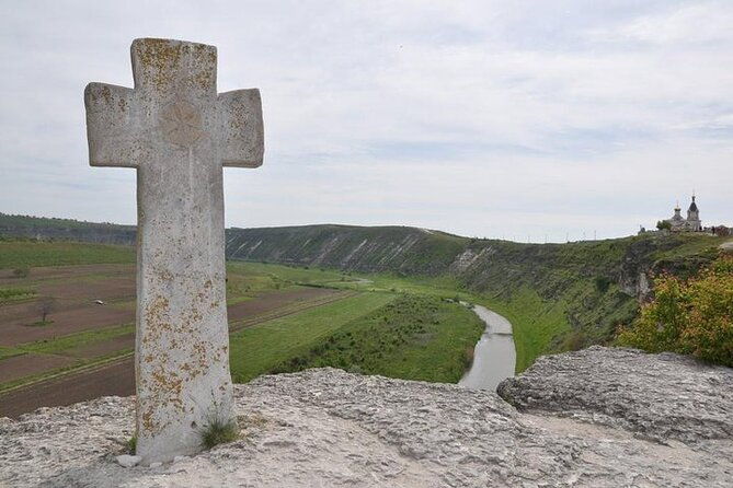 private-bike-tour-to-orheiul-vechi-old-orhei-and-branesti-cellars