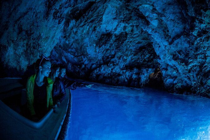 private-blue-cave-5-islands-tour-vip-experience