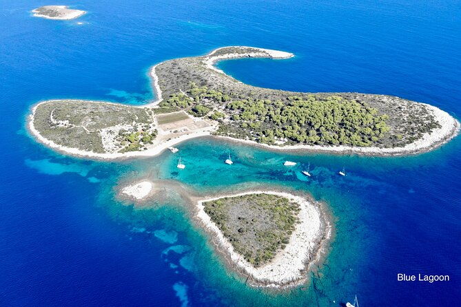 private-blue-cave-mamma-mia-and-hvar-5-islands-tour-from-split