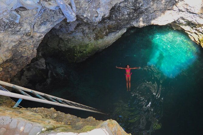 private-blue-hole-mineral-spring-tour-from-montego-bay