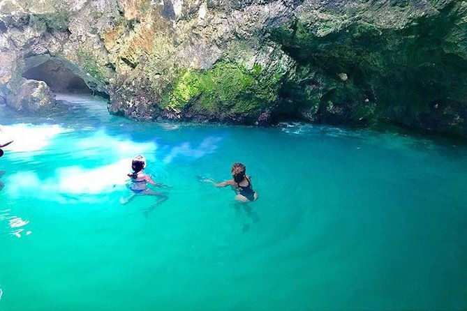 private-blue-hole-mineral-spring-tour-from-montego-bay
