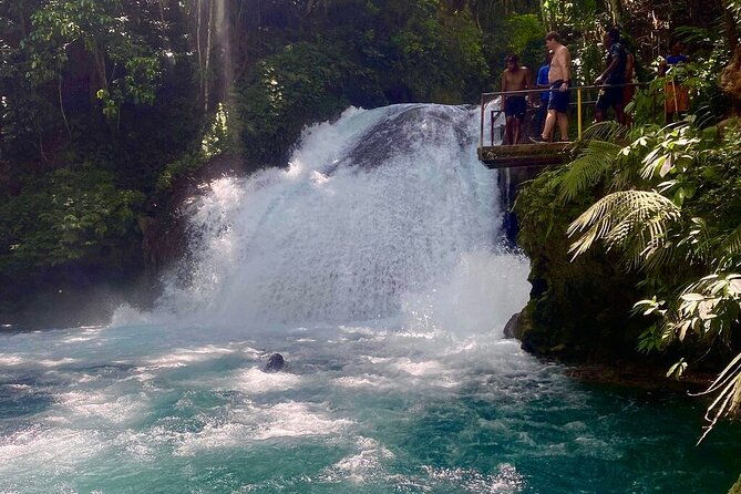private-blue-hole-tour-from-falmouth-cruise-ship