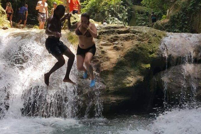 private-blue-hole-tour-from-montego-bay