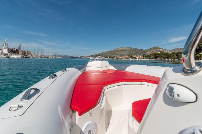 private-blue-lagoon-and-island-solta-speedboat-tour-full-day