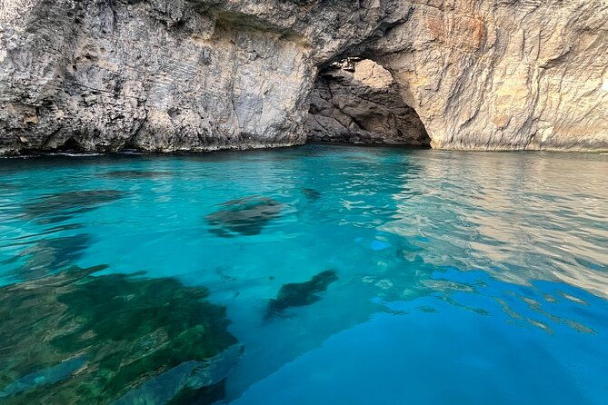 private-boat-charter-blue-lagoon-crystal-lagoon-and-comino-2