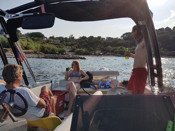 private-boat-charter-including-water-sports-in-bay-of-st-tropez