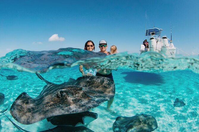 private-boat-charter-snorkeling-stingray-city-or-bio-bay