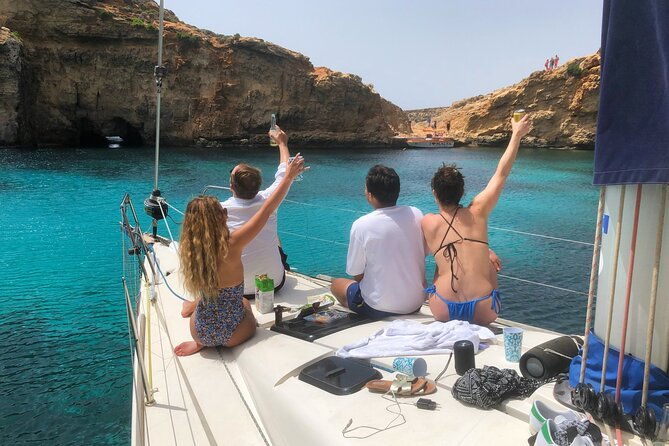 private-boat-charter-to-comino-blue-lagoon
