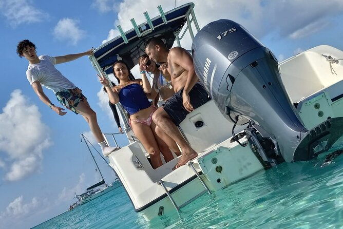 private-boat-charter-with-captain-in-nassau-and-rose-island