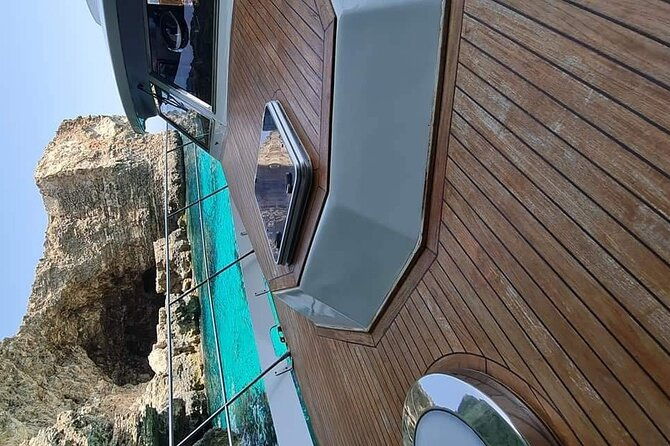 private-boat-charters-around-malta-gozo-comino