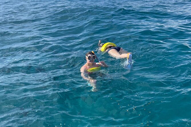 private-boat-cruise-of-waikiki-snorkel-sightseeing-sea-life