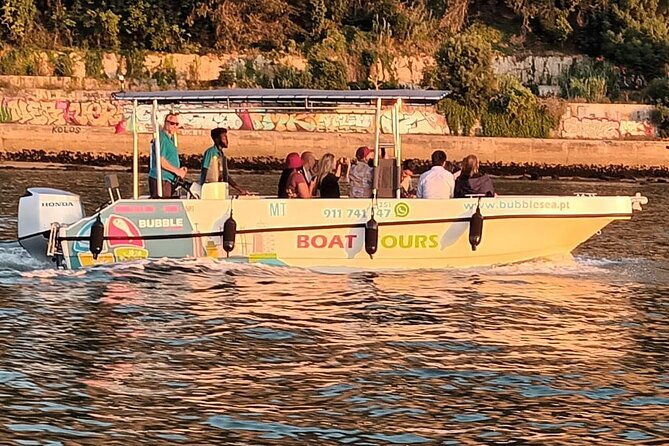 private-boat-cruise-with-6-bottles-of-champagne-2-hours