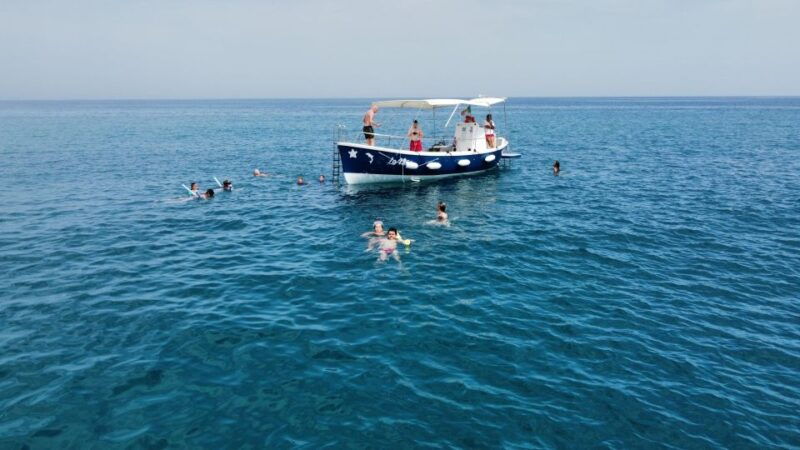 private-boat-excursion-along-the-coast-of-cefalu