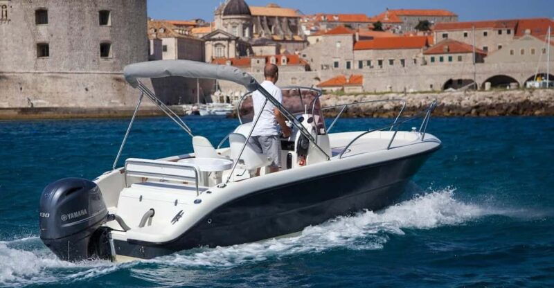 private-boat-excursion-elaphiti-islands-fuel-included