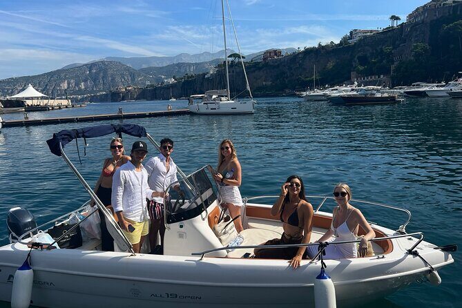 Private Boat Excursion from Sorrento to Capri and Faraglioni - Key Points