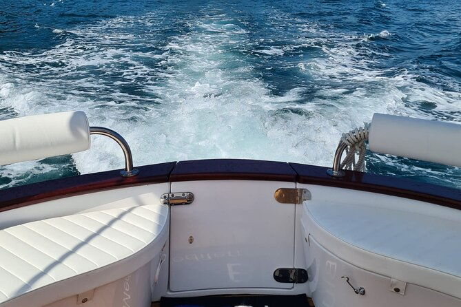 private-boat-excursion-on-the-amalfi-coast