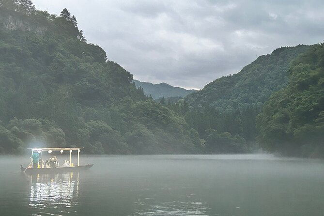 private-boat-night-tour-of-the-mugenkyo-ravine
