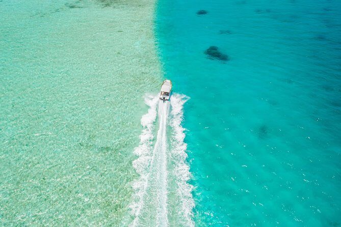 Private Boat Rental on Cap Camarat 17ft - The Boat and Facilities