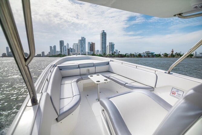 private-boat-rental-to-the-rosario-islands-up-to-15