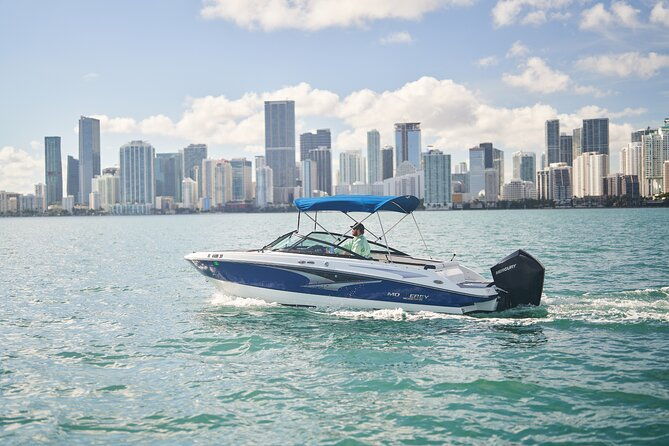 private-boat-ride-in-miami-with-experienced-captain-and-champagne
