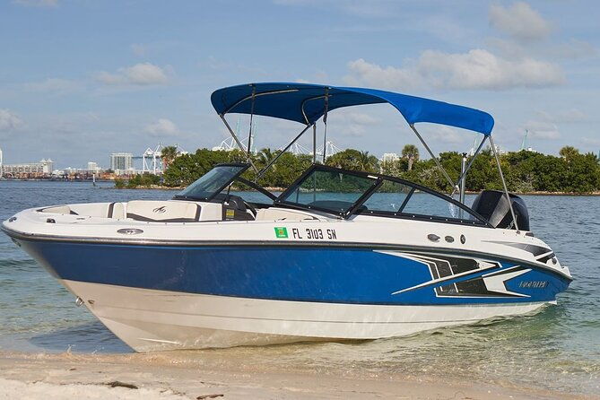 private-boat-ride-in-miami-with-experienced-captain-and-champagne