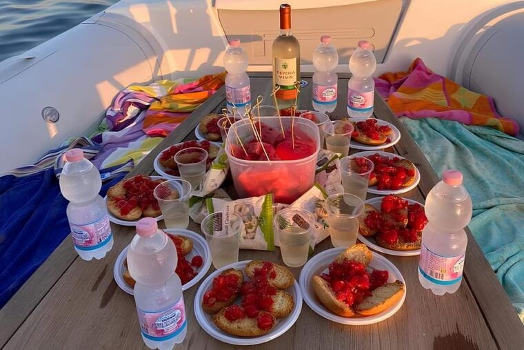 private-boat-sunset-tour-at-the-island-of-s-andrea-gallipoli
