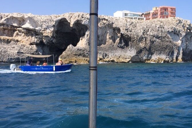 private-boat-tour-1h-ortigia-and-caves-with-tales