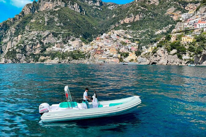private-boat-tour-90-minutes-in-amalfi-coast-with-snacks-and-drinks