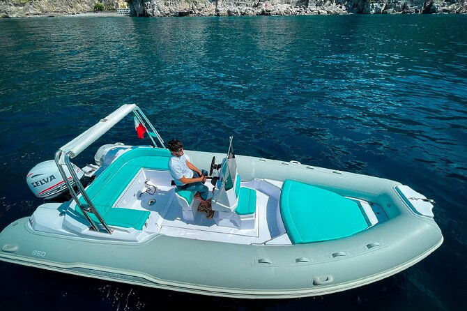 private-boat-tour-90-minutes-in-amalfi-coast-with-snacks-and-drinks