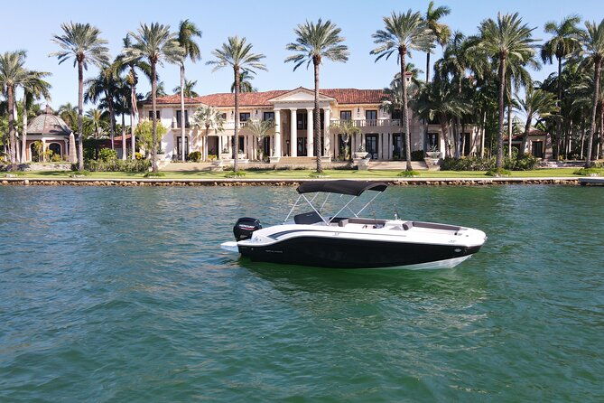 private-boat-tour-adventure-in-miami-celeb-homes-snorkeling-fun