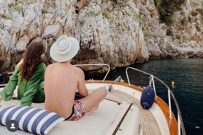 private-boat-tour-along-amalfi-coast