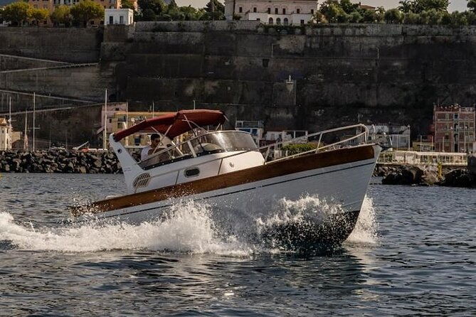 private-boat-tour-amalfi-coast-from-sorrento-gozzo-7-50-2