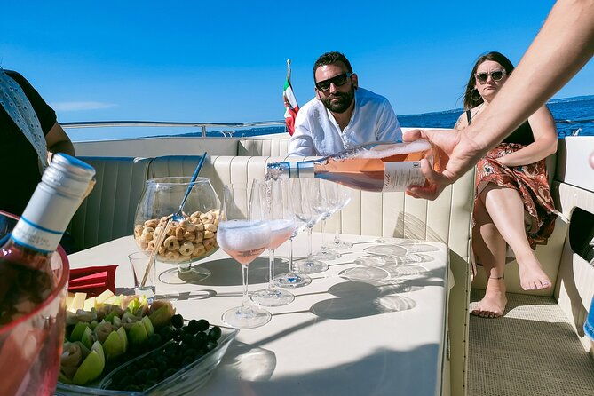 private-boat-tour-and-wine-tasting-in-lazise