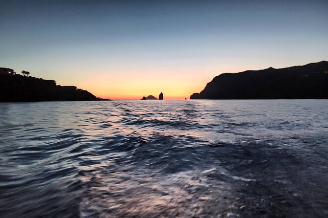 private-boat-tour-at-sunset-to-the-faraglioni-of-lipari
