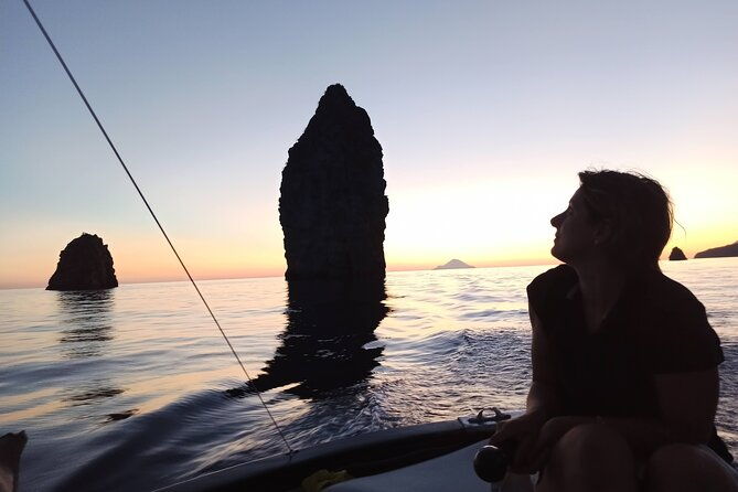 private-boat-tour-at-sunset-to-the-faraglioni-of-lipari