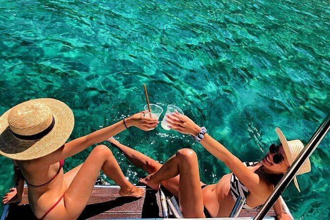 Private boat tour - caves, snorkeling, bays and beaches - The Skippers and Service