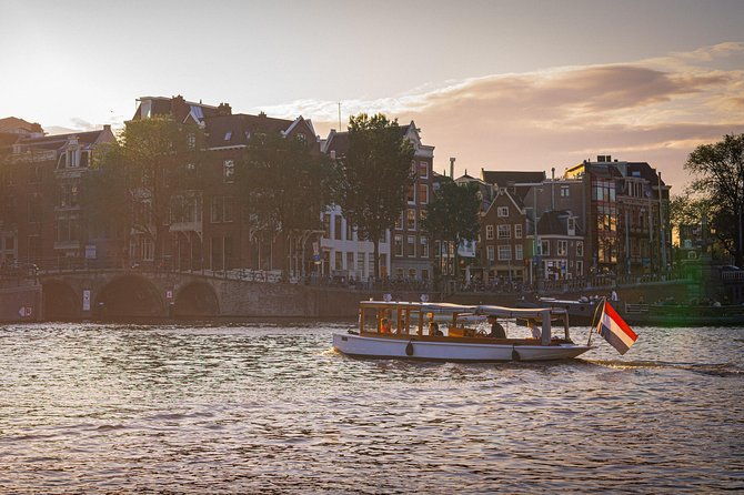 private-boat-tour-champagne-canal-cruise-in-amsterdam