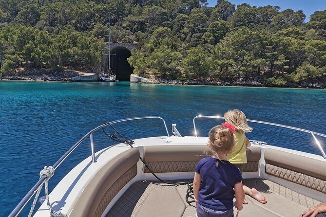 Private boat Tour - Dubrovnik Old Town and Elaphite islands - Food, Drinks, and Snorkeling