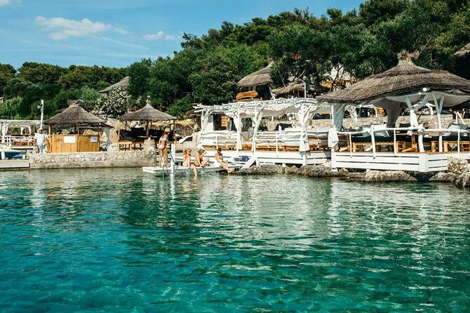 private-boat-tour-from-hvar-blue-and-green-cave-vis-and-the-pakleni-islands