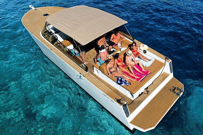 private-boat-tour-from-hvar-blue-and-green-cave-vis-and-the-pakleni-islands