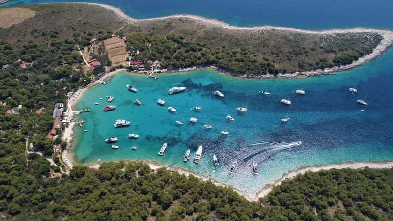Private Boat Tour From Hvar: Pakleni Islands and Red Rock - Key Points