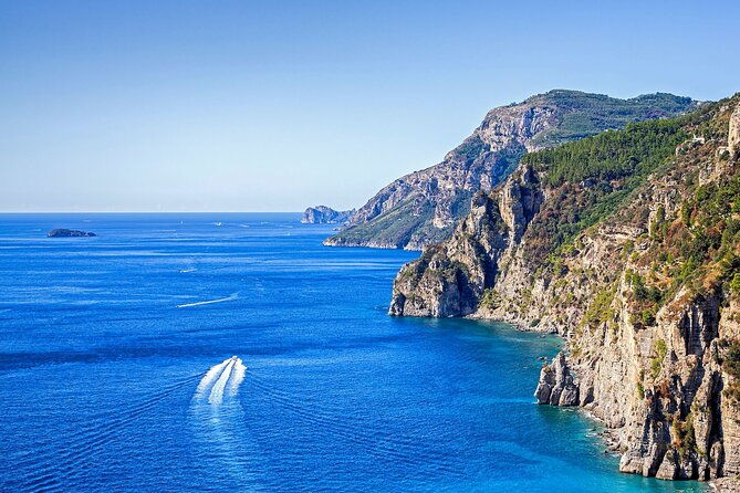 private-boat-tour-from-naples-to-amalfi-coast