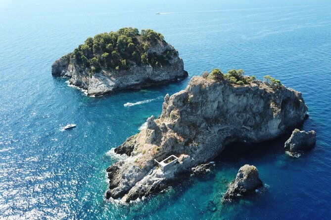 private-boat-tour-from-naples-to-amalfi-coast