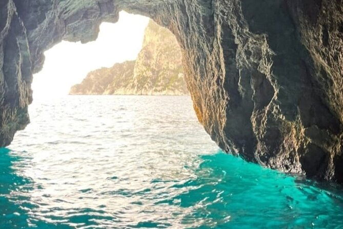 private-boat-tour-from-sorrento-to-isle-of-capri